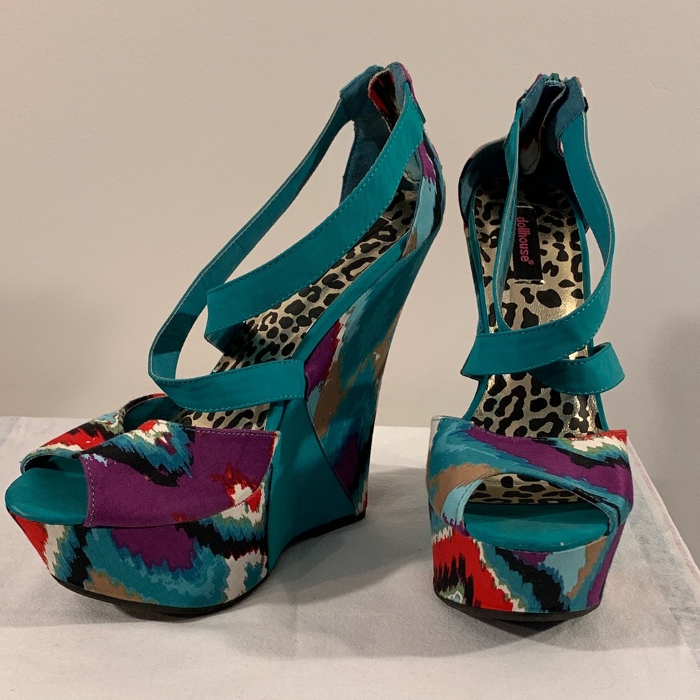 DollHouse Teal MultiColored Heels
